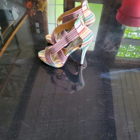 Sandals - Picture 3 of 3